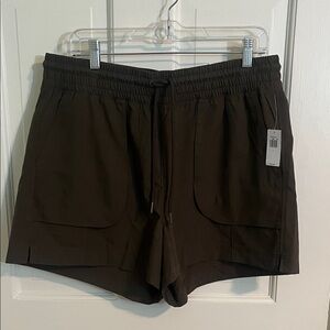 NWT Old Navy High Rise 4” Inseam Women’s Stretchtech Olive Green Shorts Size L